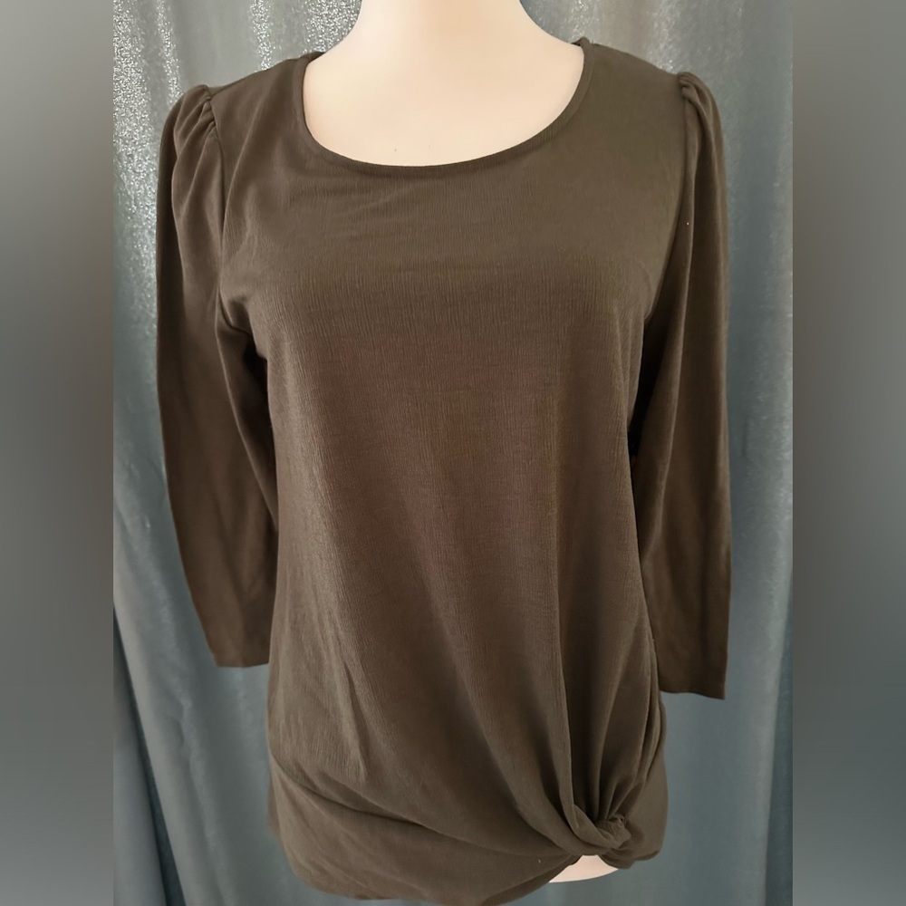 Apt 9 Women’s Olive Green 3/4 sleeve top. NWT Size M